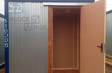 Жилой блок-контейнер с дверью в торце и отделкой ДВП - фото превью