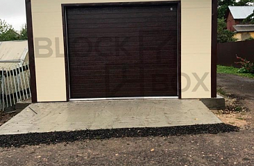 Бежевый гараж с коричневым каркасом - фото превью проекта